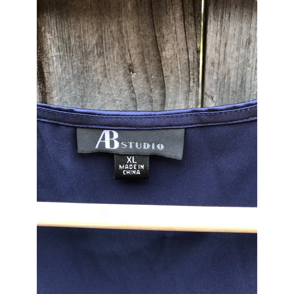 Blue Top - Picture 3 of 3